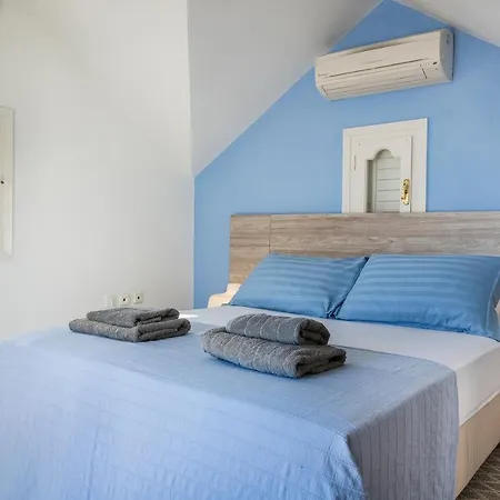 Bee's Knees Retreat * Pesádha