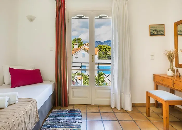 Bee's Knees Retreat *