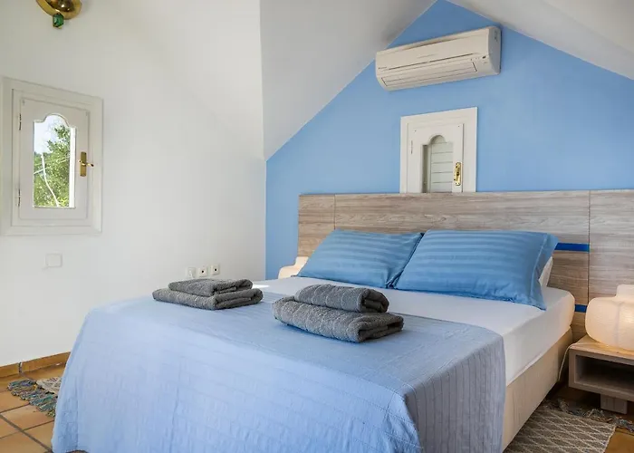 Bee's Knees Retreat * Pesádha