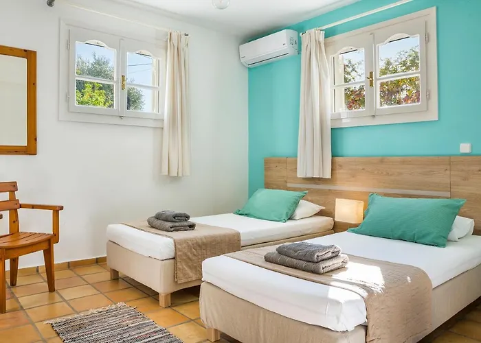 Bee's Knees Retreat Pesádha