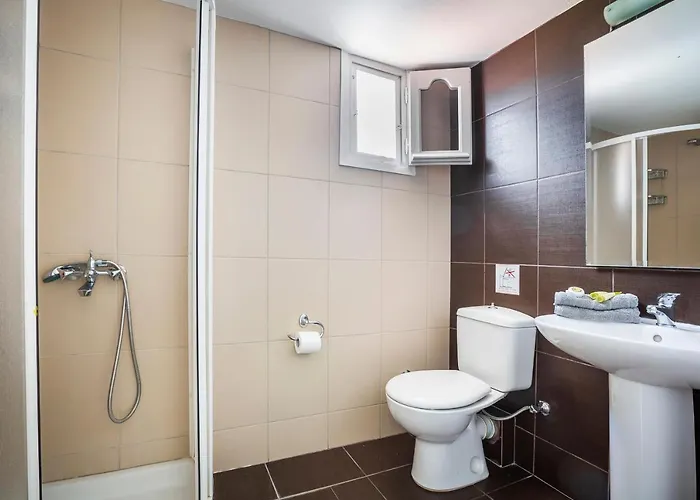 Bee's Knees Retreat Villa *