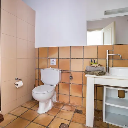 Bee's Knees Retreat Villa Pesádha