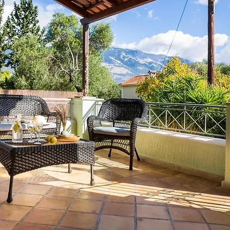 Bee's Knees Retreat Villa